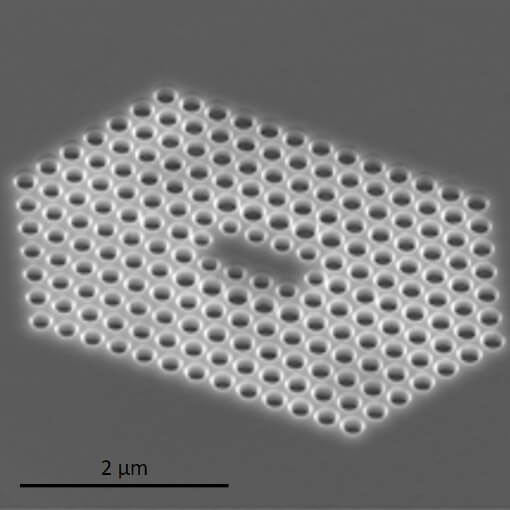 Enhanced coupling of NV centres spins and photons closed cycle cryostat attoDRY2100 and transmissionvconfocal microscope