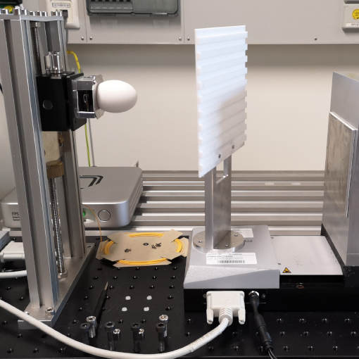 High resolution FMCW Radar System interferomentric displacement sensor