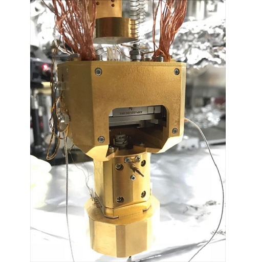 Combined Laser Beam Epitaxy and Low Temperature STM using ANPx321 Positioners ANPx321