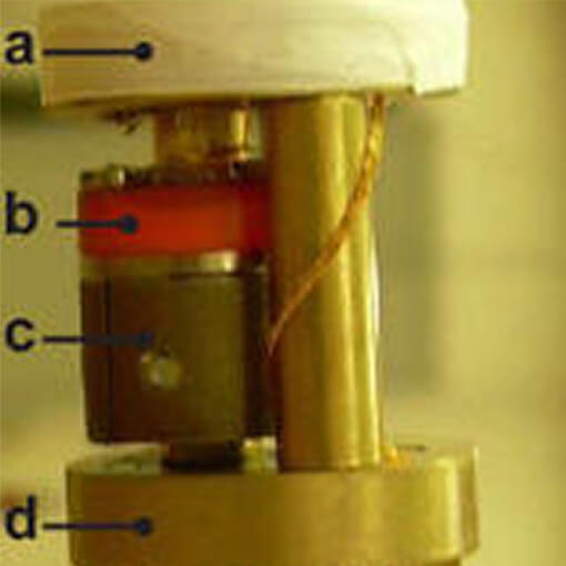 Performance Test of the ANPz30 LT at 35 mK and 15 Tesla made with the mK nanopositioner ANPz30