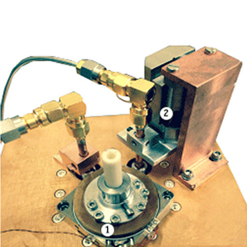 The Axion Dark Matter eXperiment   Nano Precision in Extreme Conditions ambient or vacuum positioner  ANPz101eXT12 RES  ANR240 RES