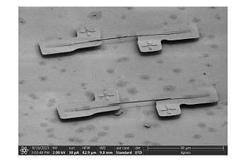 Integration of diamond nanobeams with SiV centers ANPx101 RES LT HV  ANPz101 RES LT HV